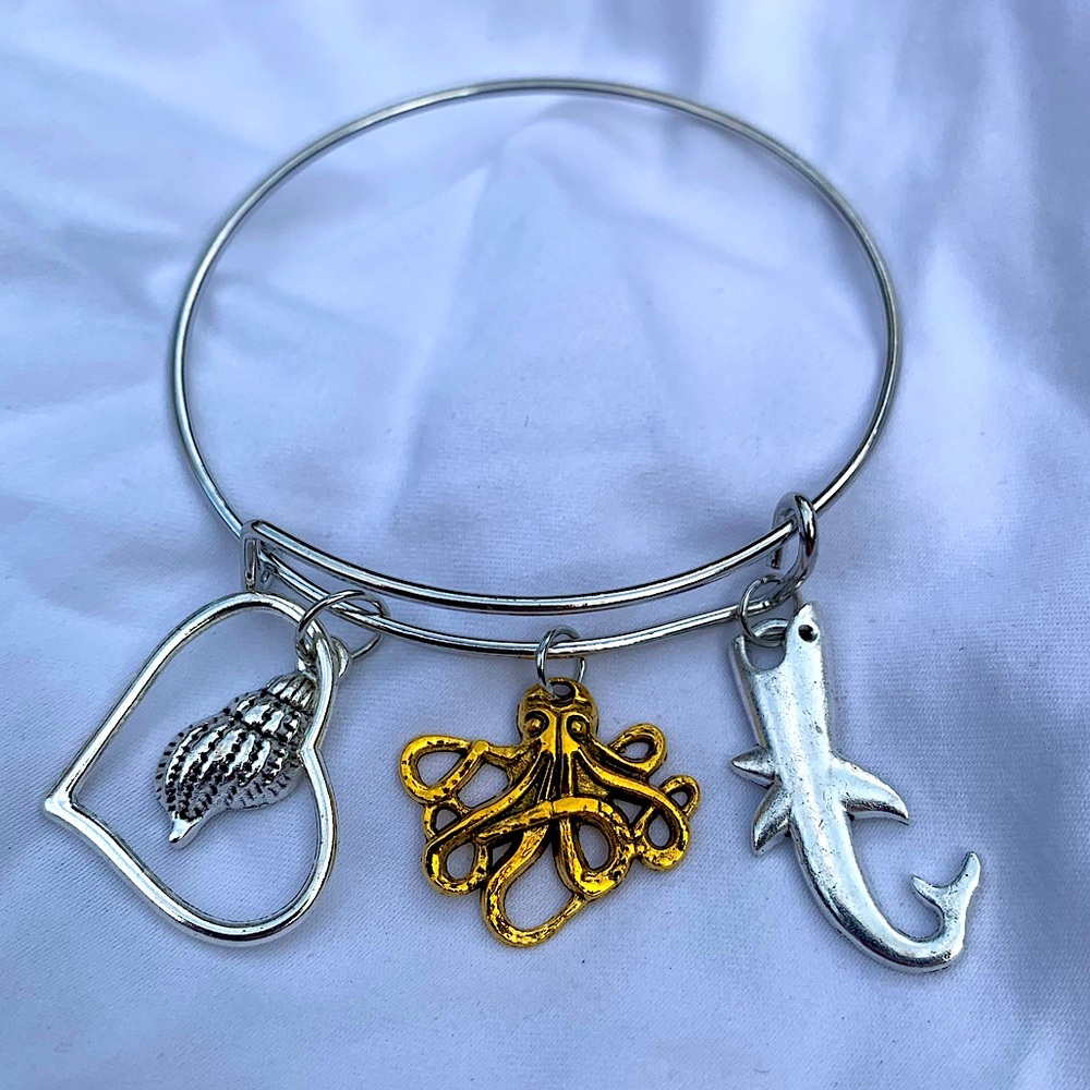 Brand New! Handmade! Adjustable Charm Bangle Bracelet!